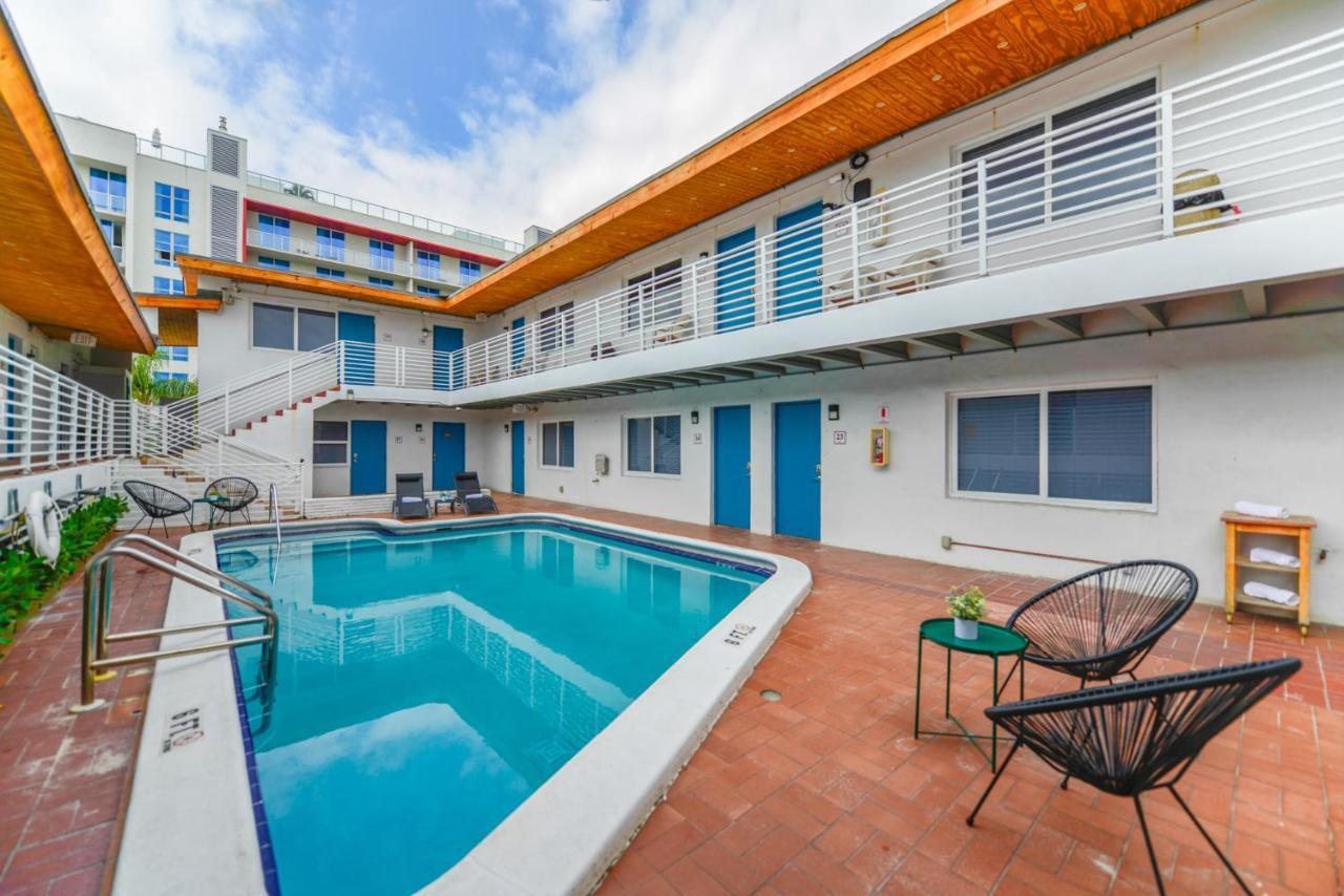 Cozy 1 Bedroom With Pool Steps From The Beach #41 Hollywood Exterior foto